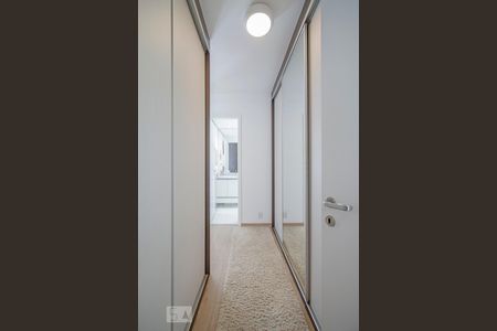 Apartamento à venda com 125m², 3 quartos e 2 vagasEntrada e Closet da Suite