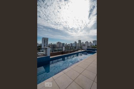 Apartamento para alugar com 27m², 1 quarto e 1 vaga Apartamento para alugar com 27m², 1 quarto e 1 vagaÁrea Comum - Piscina