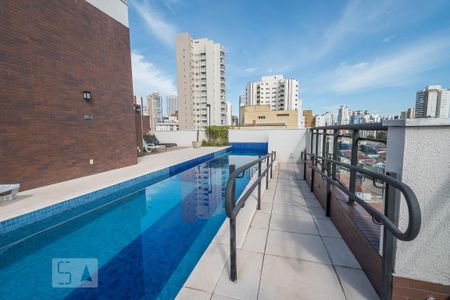 Apartamento para alugar com 27m², 1 quarto e 1 vaga Apartamento para alugar com 27m², 1 quarto e 1 vagaÁrea Comum - Piscina
