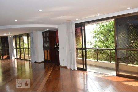 Sala de apartamento para alugar com 4 quartos, 300m² em Boa Viagem, Niterói