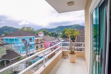 Casa de condomínio à venda com 330m², 3 quartos e 3 vagasVaranda do Quarto 1