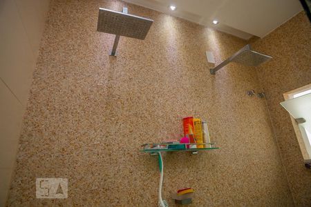 Casa de condomínio à venda com 330m², 3 quartos e 3 vagasBanheiro da Suíte 1