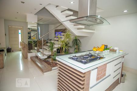 Casa de condomínio à venda com 330m², 3 quartos e 3 vagasCozinha gourmet