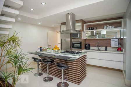 Casa de condomínio à venda com 330m², 3 quartos e 3 vagasCozinha gourmet