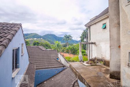 Casa de condomínio à venda com 330m², 3 quartos e 3 vagasVista do Quarto 2