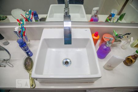 Casa de condomínio à venda com 330m², 3 quartos e 3 vagasBanheiro 2