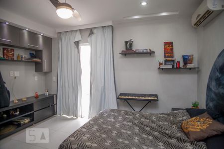 Casa de condomínio à venda com 330m², 3 quartos e 3 vagasQuarto 2