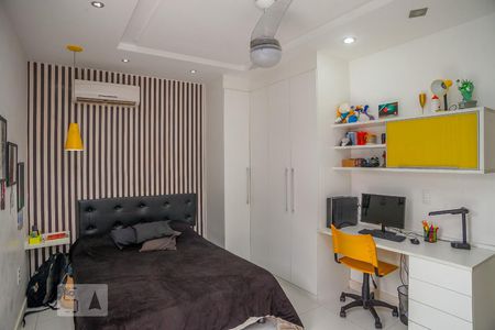 Casa de condomínio à venda com 330m², 3 quartos e 3 vagasQuarto 1