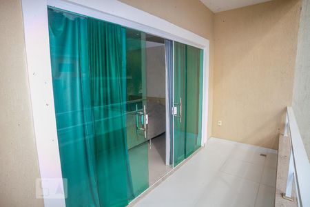 Casa de condomínio à venda com 330m², 3 quartos e 3 vagasVanda da Suíte 1