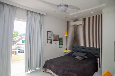 Casa de condomínio à venda com 330m², 3 quartos e 3 vagasQuarto 1