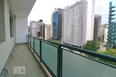 Varanda de apartamento à venda com 5 quartos, 170m² em Bela Vista, São Paulo