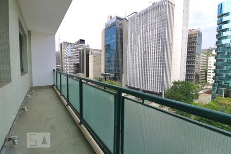 Apartamento à venda com 170m², 5 quartos e sem vagaVaranda