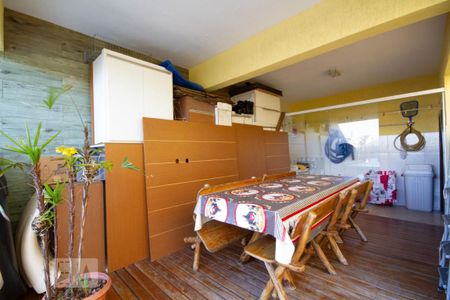 Casa à venda com 175m², 4 quartos e 3 vagas Casa à venda com 175m², 4 quartos e 3 vagasSalão