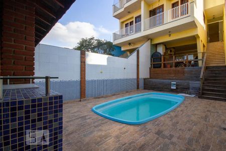 Casa à venda com 175m², 4 quartos e 3 vagas Casa à venda com 175m², 4 quartos e 3 vagasPiscina