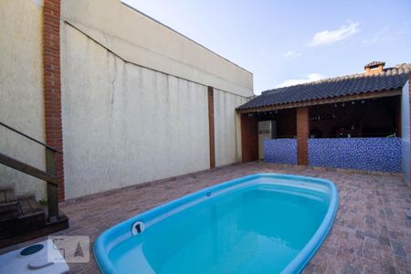 Casa à venda com 175m², 4 quartos e 3 vagas Casa à venda com 175m², 4 quartos e 3 vagasPiscina