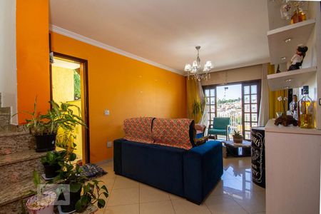 Casa à venda com 175m², 4 quartos e 3 vagas Casa à venda com 175m², 4 quartos e 3 vagasSala