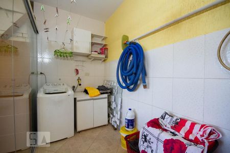 Casa à venda com 175m², 4 quartos e 3 vagas Casa à venda com 175m², 4 quartos e 3 vagasÁrea de Serviço