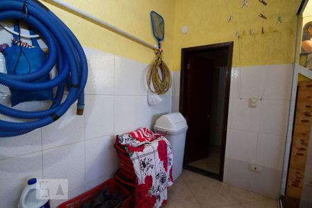 Casa à venda com 175m², 4 quartos e 3 vagas Casa à venda com 175m², 4 quartos e 3 vagasÁrea de Serviço