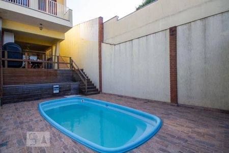 Casa à venda com 175m², 4 quartos e 3 vagas Casa à venda com 175m², 4 quartos e 3 vagasPiscina