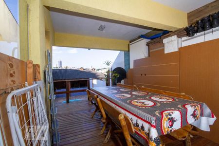 Casa à venda com 175m², 4 quartos e 3 vagas Casa à venda com 175m², 4 quartos e 3 vagasSalão