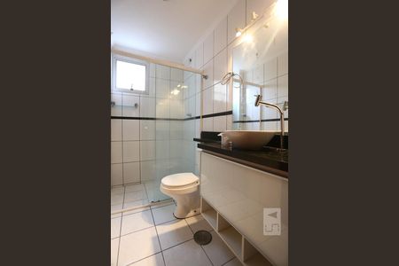 Banheiro de apartamento à venda com 2 quartos, 70m² em Jaguaribe, Osasco
