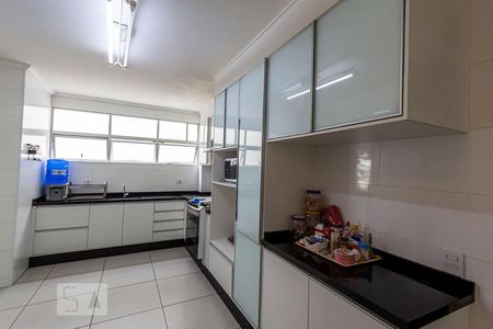 Apartamento à venda com 210m², 3 quartos e 2 vagasCozinha