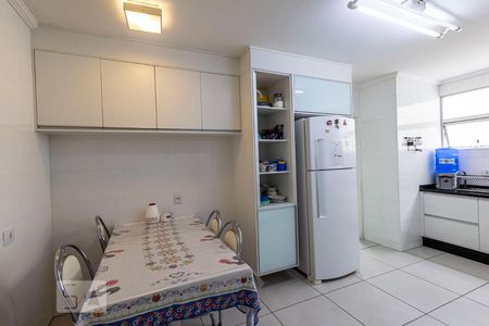 Apartamento à venda com 210m², 3 quartos e 2 vagasCozinha