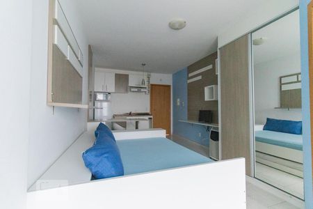 Sala de kitnet/studio para alugar com 1 quarto, 32m² em Centro, Curitiba