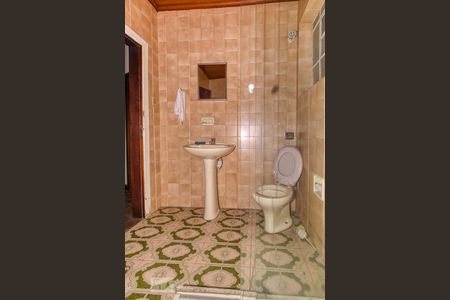 Casa para alugar com 300m², 5 quartos e 4 vagasBanheiro Social