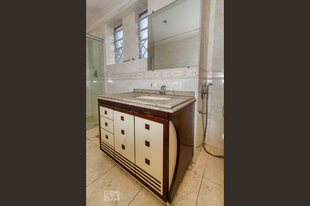 Casa para alugar com 300m², 5 quartos e 4 vagasBanheiro da Suíte