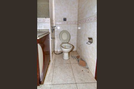 Casa para alugar com 300m², 5 quartos e 4 vagasBanheiro da Suíte