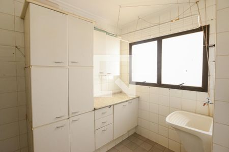 Apartamento para alugar com 107m², 3 quartos e 2 vagas Apartamento para alugar com 107m², 3 quartos e 2 vagasÁrea de Serviço