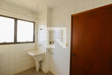 Apartamento para alugar com 107m², 3 quartos e 2 vagas Apartamento para alugar com 107m², 3 quartos e 2 vagasÁrea de Serviço