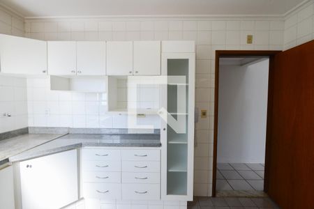 Apartamento para alugar com 107m², 3 quartos e 2 vagas Apartamento para alugar com 107m², 3 quartos e 2 vagasCozinha