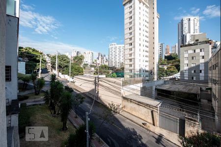 quarto vista de apartamento para alugar com 2 quartos, 65m² em Coração de Jesus, Belo Horizonte