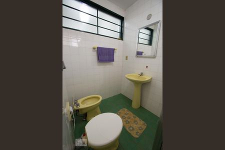 Banheiro de kitnet/studio para alugar com 1 quarto, 44m² em Centro, Ribeirão Preto