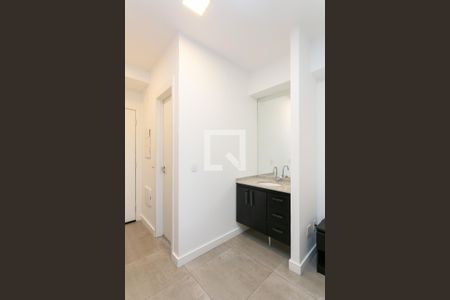 Banheiro de kitnet/studio à venda com 1 quarto, 24m² em Vila Madalena, São Paulo