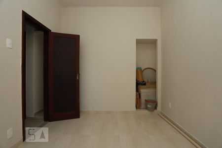 Quarto 2 de apartamento para alugar com 2 quartos, 56m² em Grajaú, Rio de Janeiro