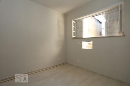 Quarto 2 de apartamento para alugar com 2 quartos, 56m² em Grajaú, Rio de Janeiro