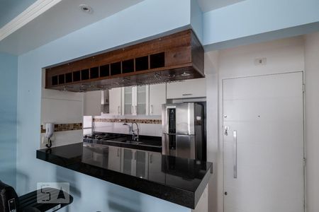 Apartamento à venda com 65m², 2 quartos e 1 vagaSala/ Cozinha - Detalhe bancada