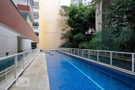 Studio à venda com 54m², 1 quarto e 1 vagaPiscina