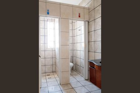 Casa para alugar com 110m², 5 quartos e 1 vaga Casa para alugar com 110m², 5 quartos e 1 vagaBanheiro 1