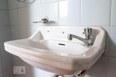 Casa para alugar com 110m², 5 quartos e 1 vaga Casa para alugar com 110m², 5 quartos e 1 vagaBanheiro 2