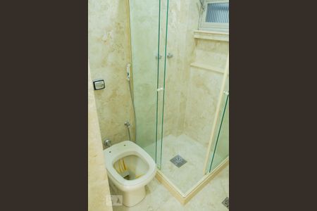 Apartamento à venda com 130m², 3 quartos e 1 vaga Apartamento à venda com 130m², 3 quartos e 1 vagabanheiro social