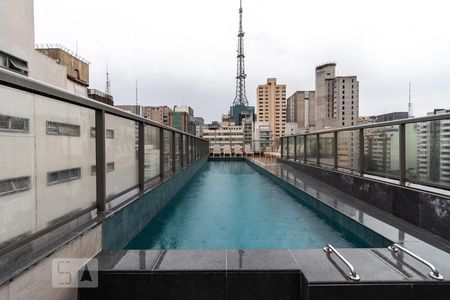 Studio para alugar com 33m², 1 quarto e sem vagaPiscina