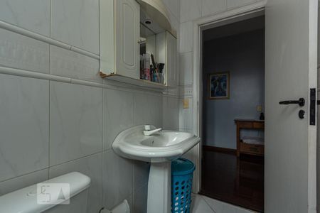 Casa à venda com 246m², 4 quartos e 2 vagasBanheiro 3