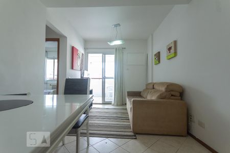 Sala de apartamento para alugar com 2 quartos, 65m² em Barra da Tijuca, Rio de Janeiro