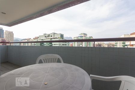 Apartamento para alugar com 65m², 2 quartos e 1 vaga Apartamento para alugar com 65m², 2 quartos e 1 vagaVaranda