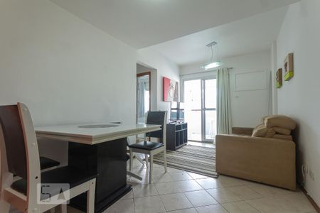 Sala de apartamento para alugar com 2 quartos, 65m² em Barra da Tijuca, Rio de Janeiro