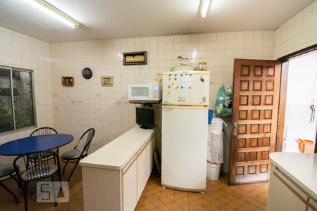 Casa à venda com 330m², 4 quartos e 8 vagasCozinha